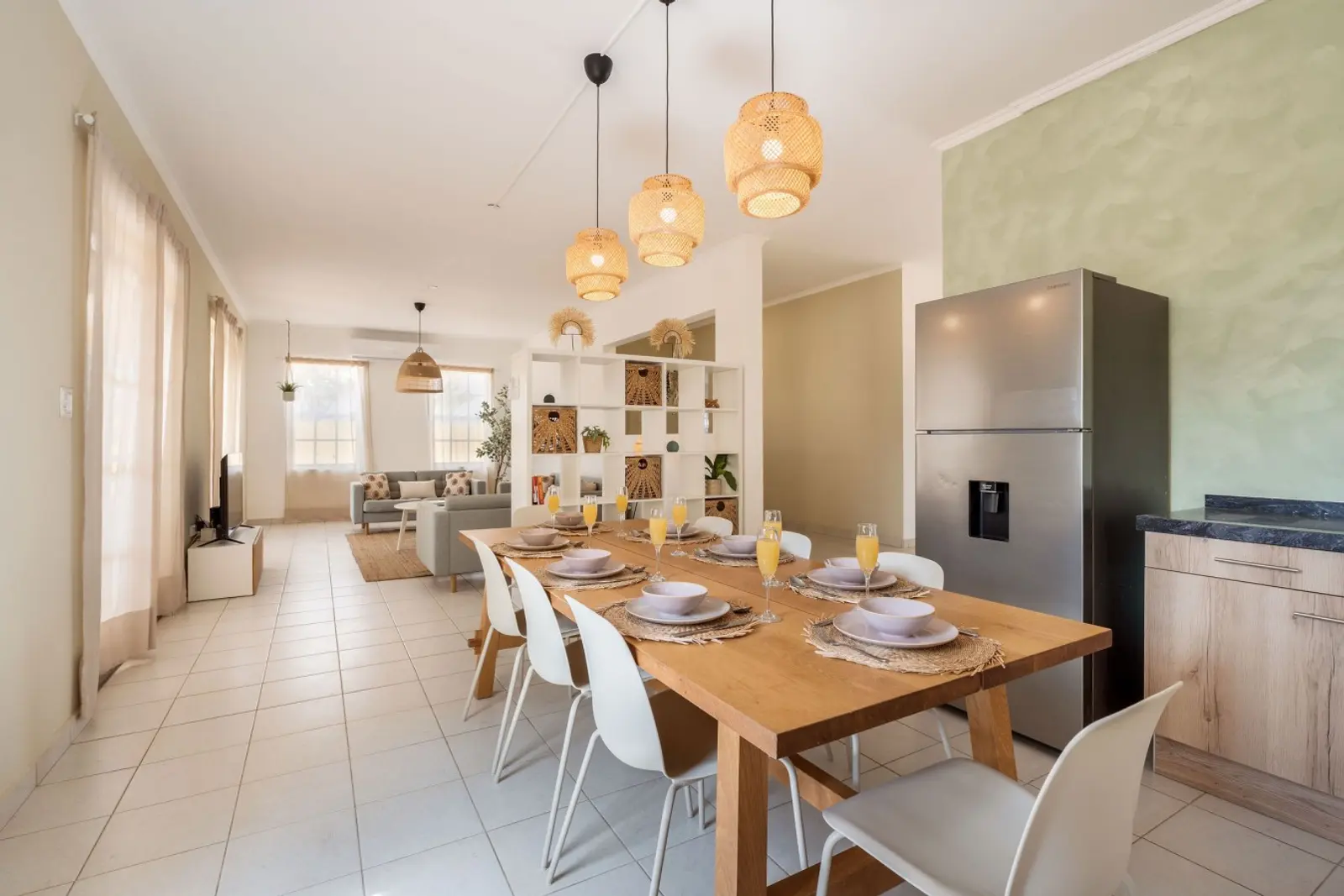 NEW 4BD 3BA - Casa Amarilla - 8min from the beach photo 3