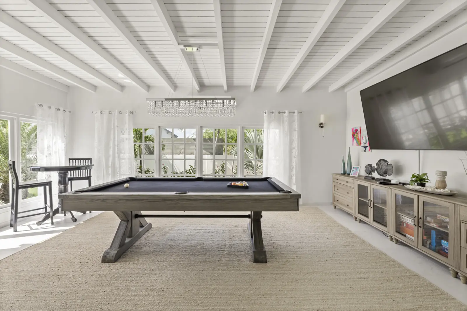 NEW 5BR Private Family Villa w/ Pool & Game Area photo 2