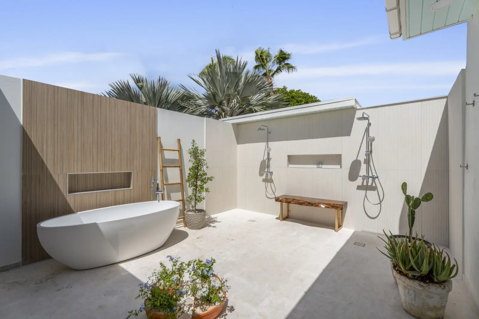 NEW 5BR Private Family Villa w/ Pool & Game Area photo 3