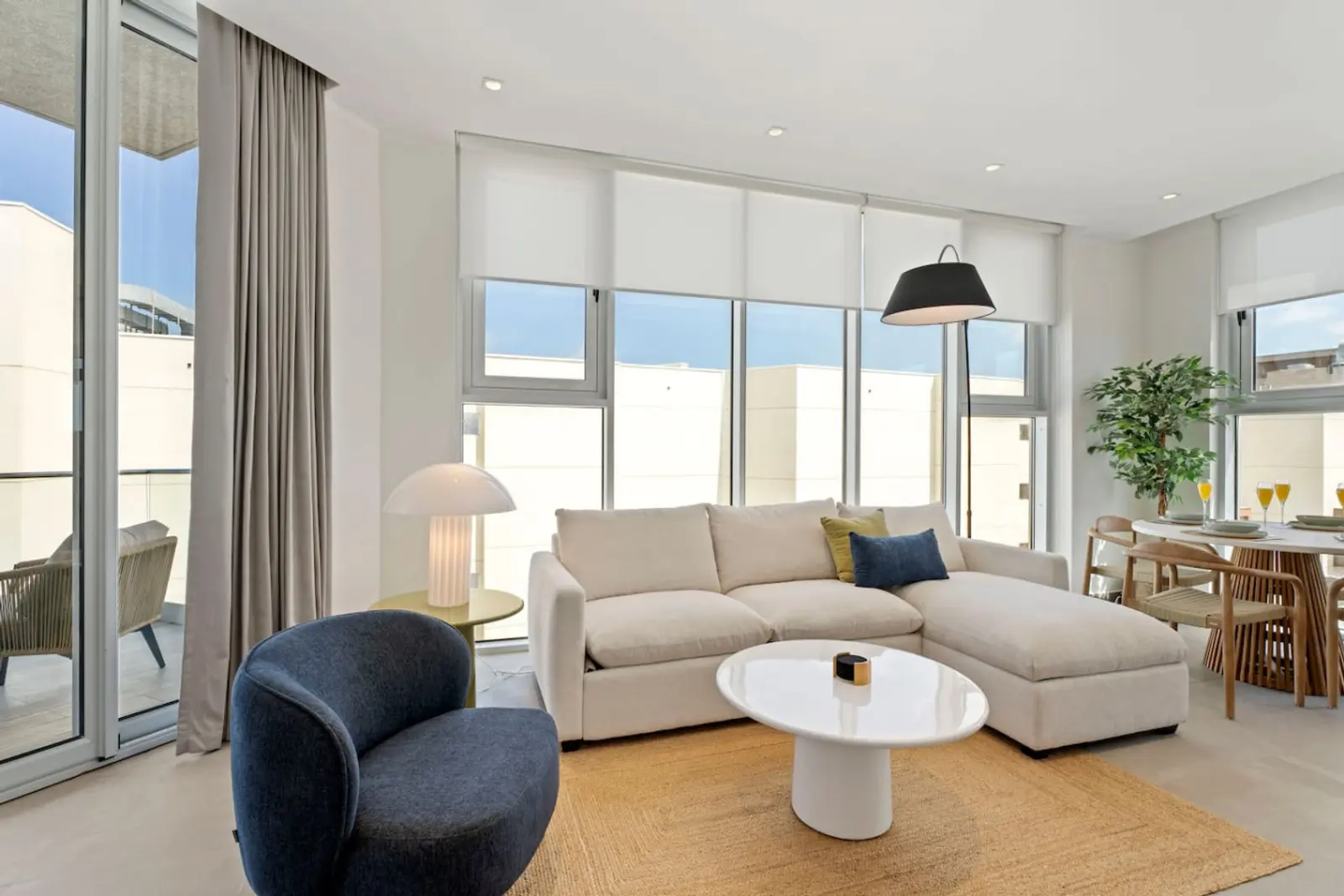 Ocean Vista – Elegant New Condo by Eagle Beach photo 8