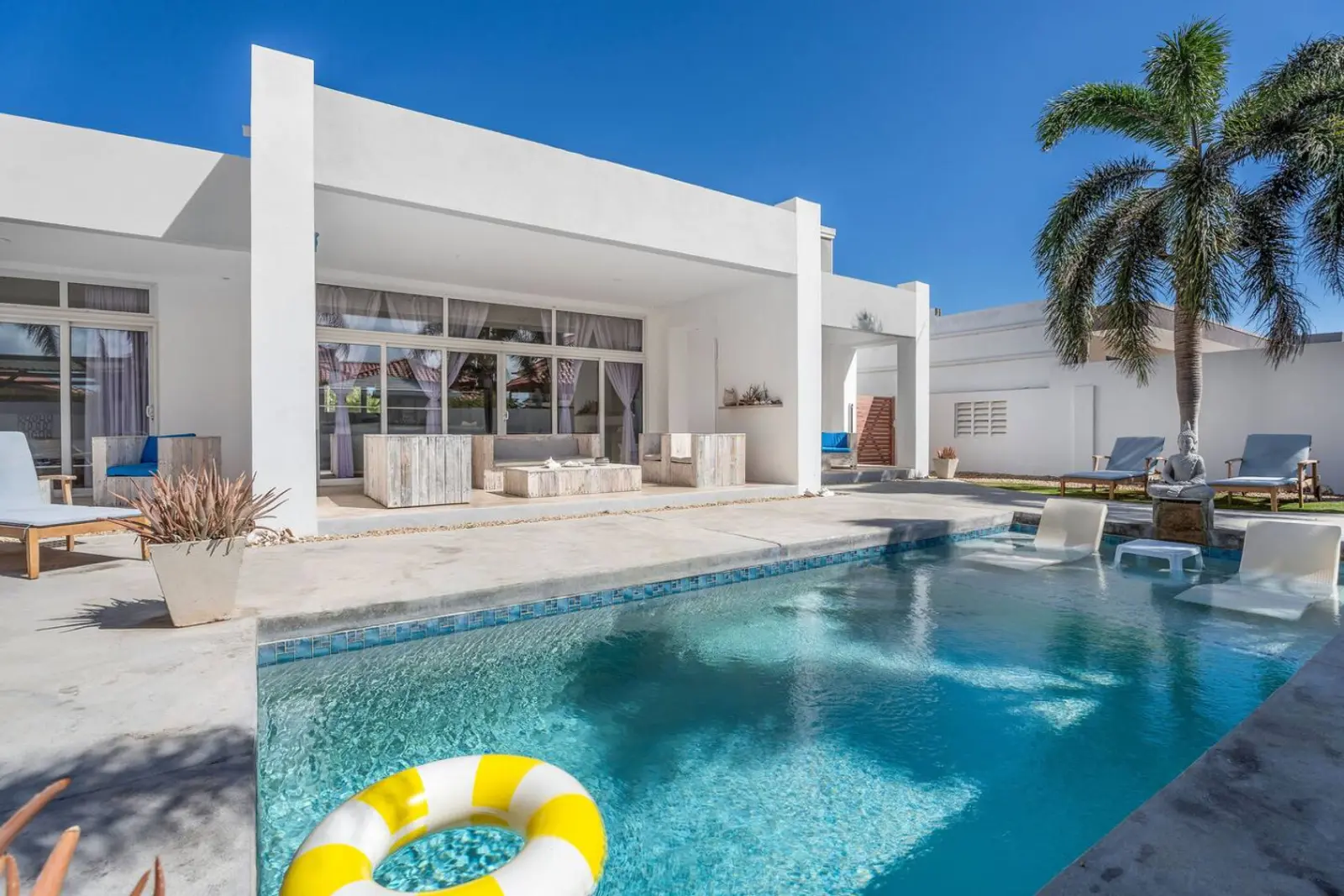 Ruby Villa with Rooftop